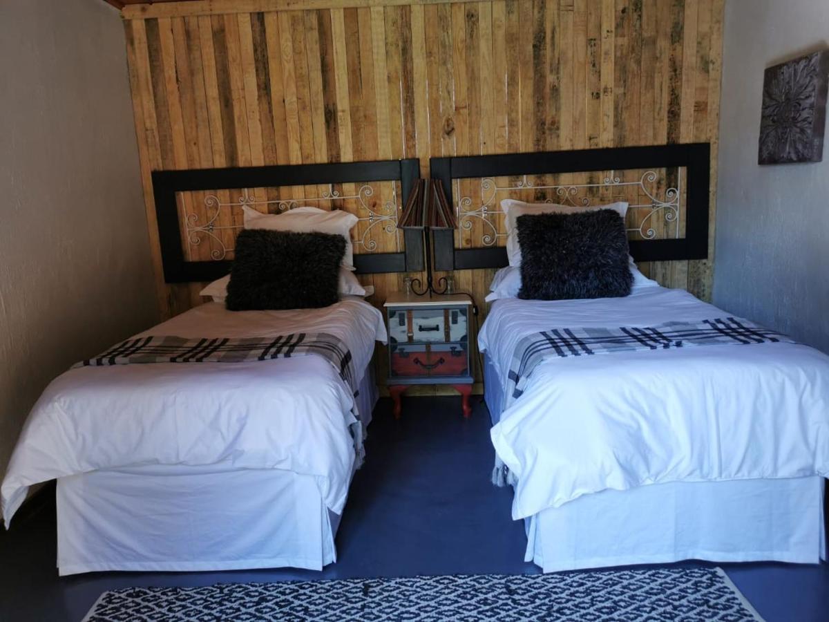 Kromdraai Guest Rooms Krugersdorp Esterno foto